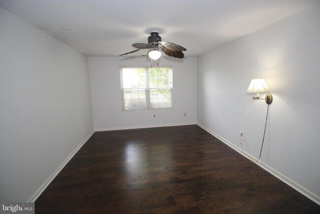 Building Photo - 681 Rose Hollow Dr