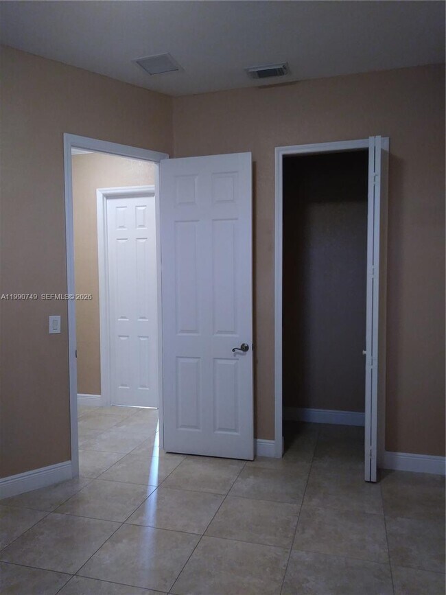 Building Photo - 13978 NW 88th Pl