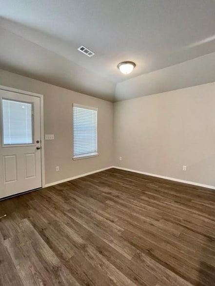 Building Photo - 505 Ashwood St