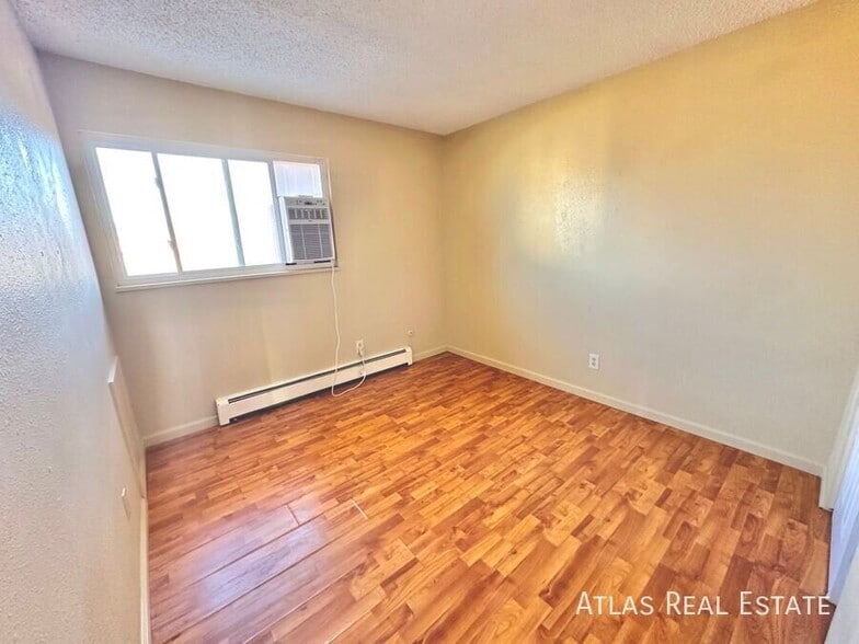 Building Photo - 4245 Loomis Ave