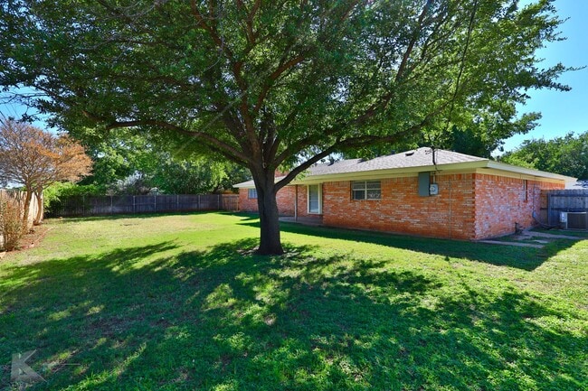 Building Photo - Complete RENOVATION only a few years ago!  Large bedrooms!