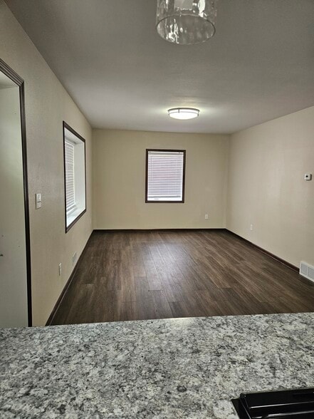 Building Photo - 1317 6th St
