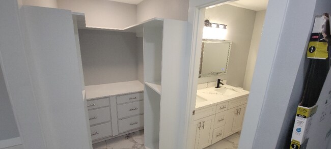 Building Photo - 41522 Buratt St