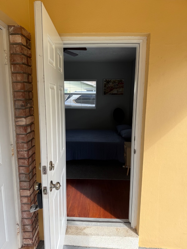 Building Photo - 2419 NE 2nd Ave