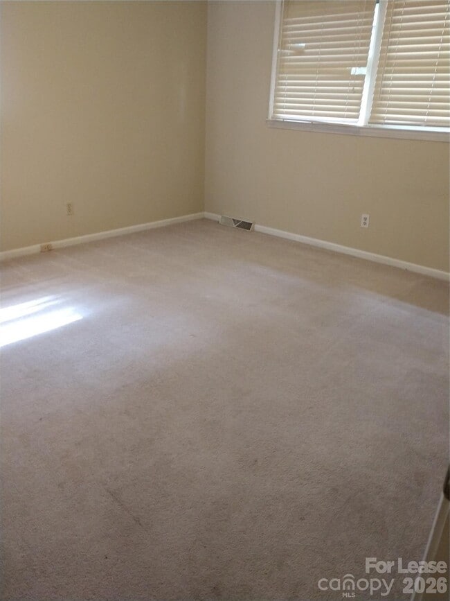 Building Photo - 10115 Elmsbrook Ln
