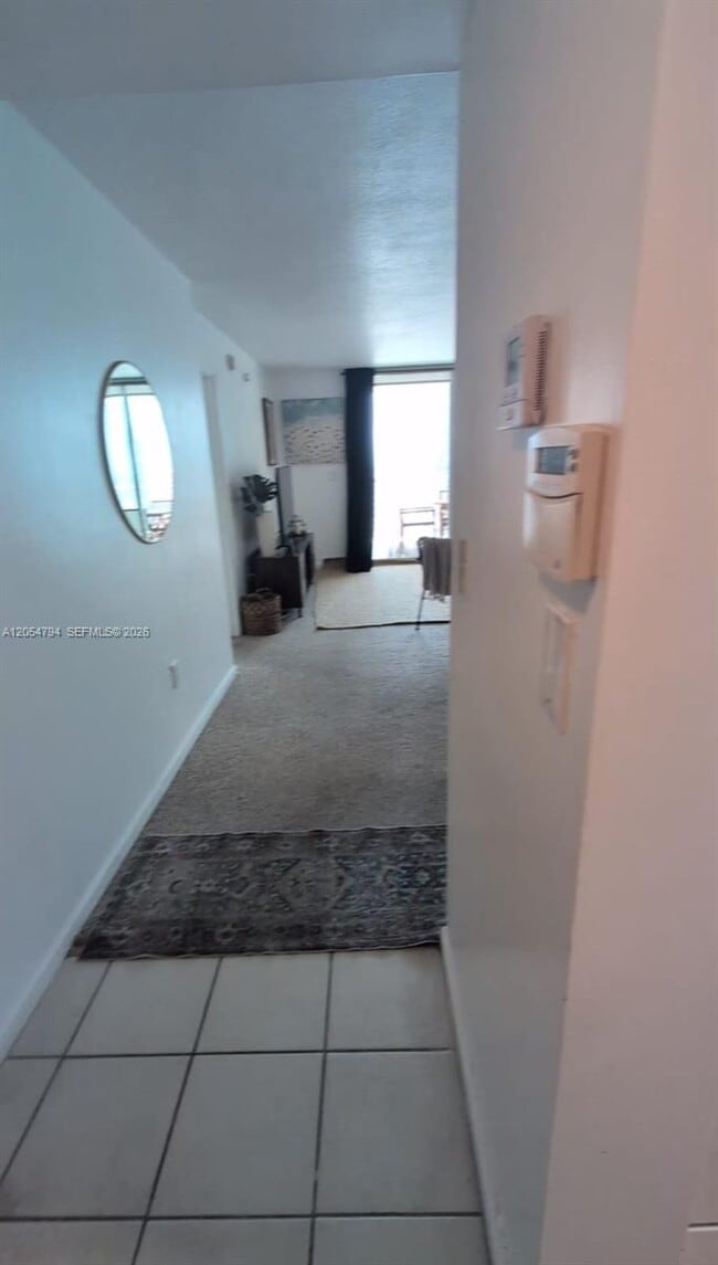 Building Photo - 1200 Brickell Bay Dr