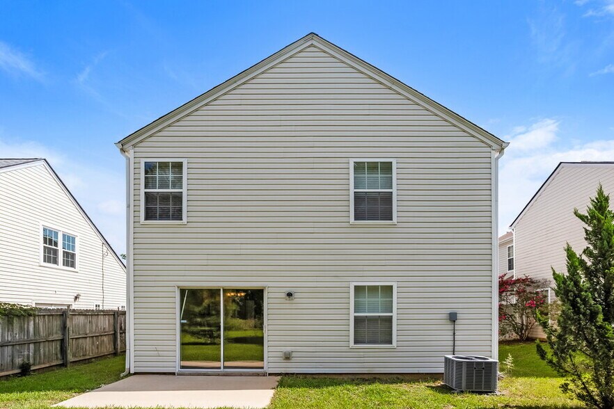 Building Photo - 205 Silver Ridge Dr