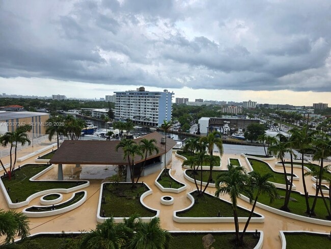 Building Photo - 13499 Biscayne Blvd