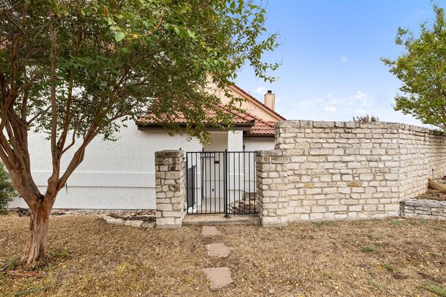 Building Photo - 581 Rupen Dr
