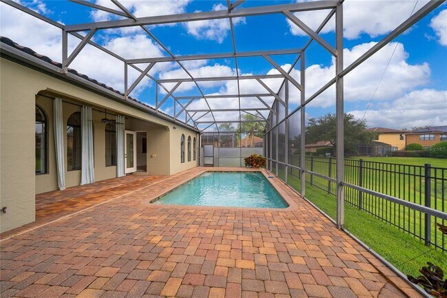 Building Photo - 7415 Pointe Venezia Dr