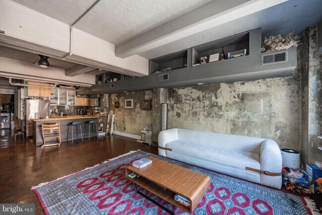 Building Photo - 144-50 W Laurel St