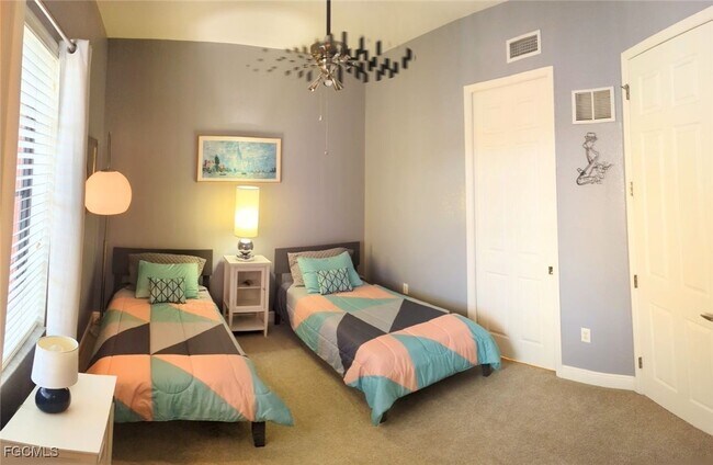 Building Photo - 13780 Julias Way