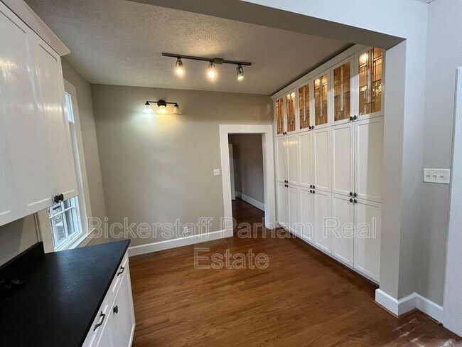 Building Photo - 1409 16th Ave