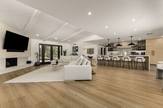 Building Photo - STUNNING. MODERN LUXURY OASIS In Scottsdale- 4 Bed/3 Bath plus Casita