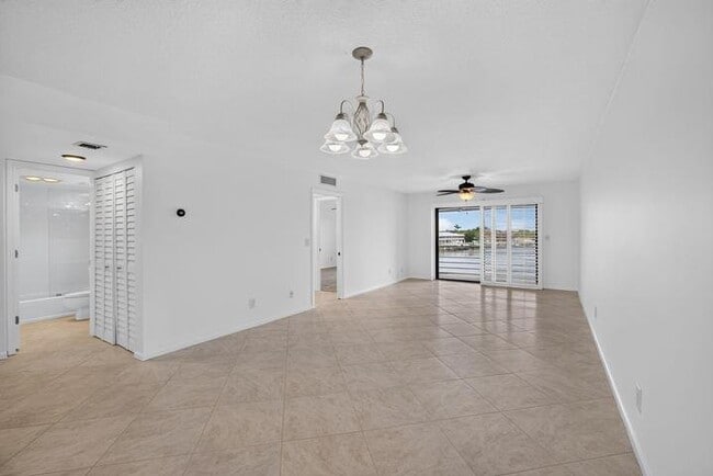 Building Photo - 313 Lake Cir