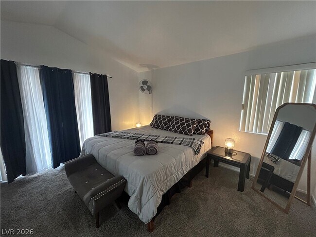 Building Photo - 6672 Golden Pond Cir