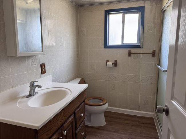 Building Photo - 16917 W Lynbrook