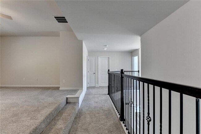 Building Photo - 1721 Silver Crst Wy