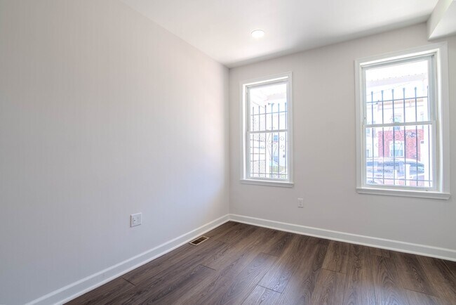Building Photo - 1602 Cypress St