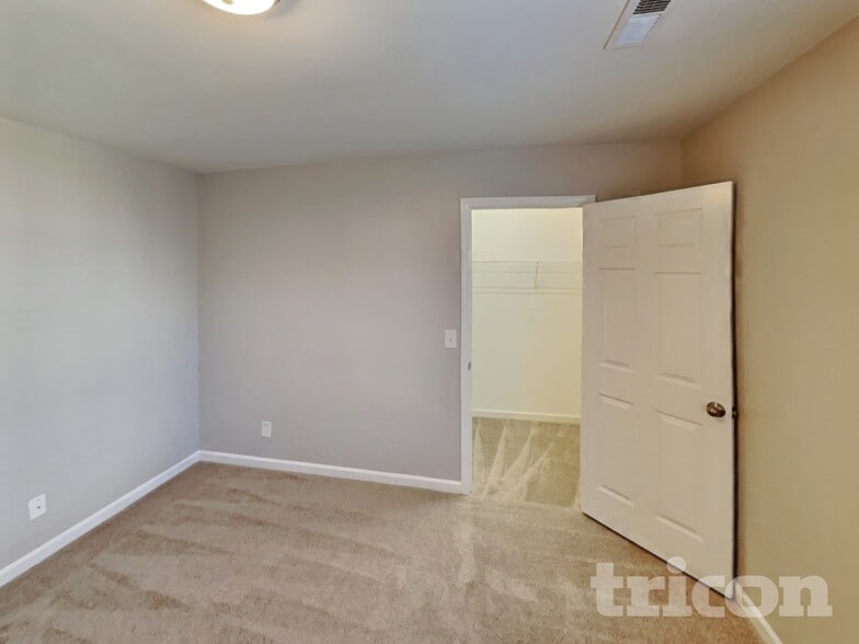 Building Photo - 693 Winners Point