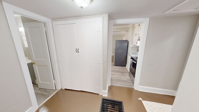 Building Photo - 2 acres in Millbrook w/ large screened in ...