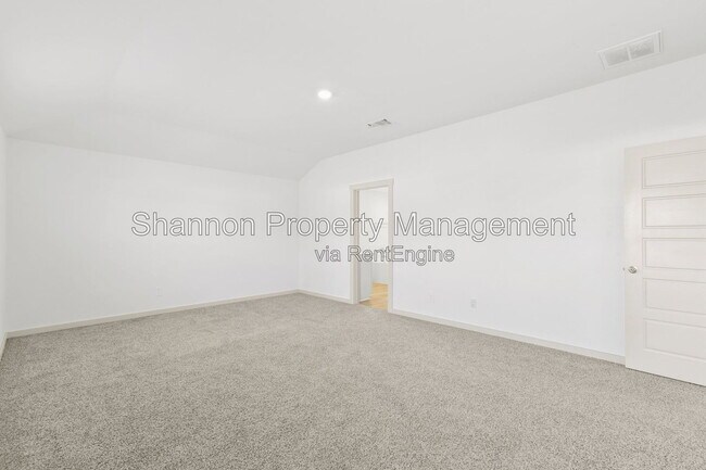Building Photo - 7915 Murciana Dr