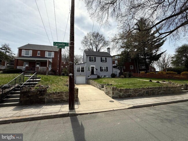 Building Photo - 3405 Carpenter St SE
