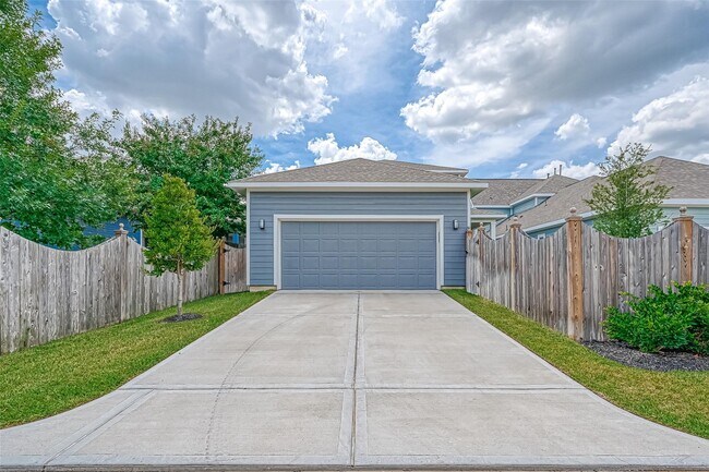 Building Photo - 17026 Canosa Dr