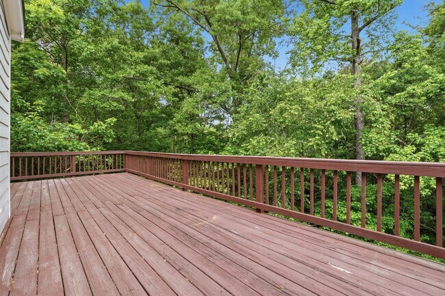 Building Photo - Spacious Renovated Home on a Quiet Cul-de-Sac Single-family · Professionally managed · Move-in ready