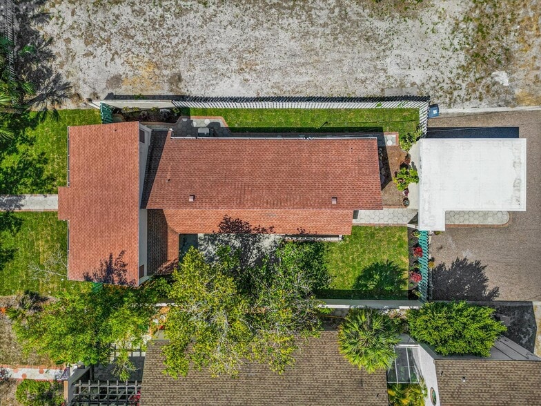 Building Photo - 145 18th Ave SE