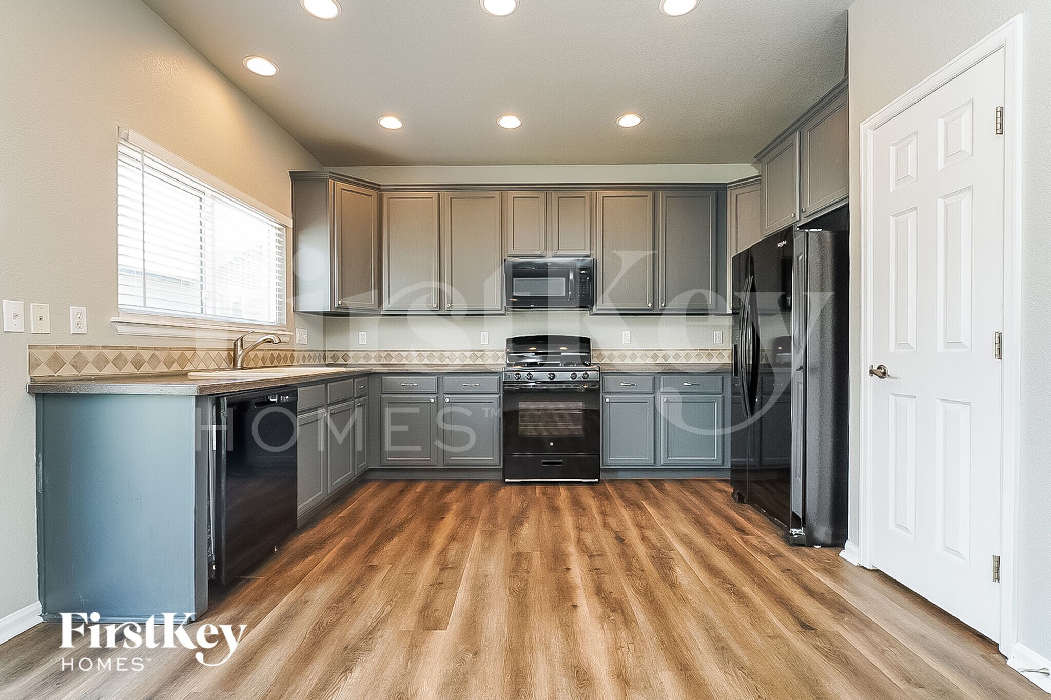 Building Photo - 16463 E 98th Way