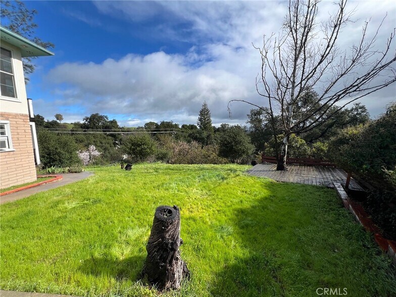 Building Photo - 15 Hillcrest Dr