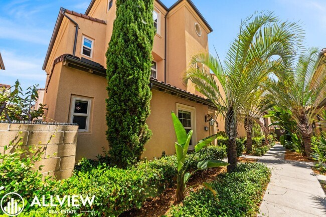Building Photo - Your Next Home Awaits – Beautiful 3-Bedroom Irvine Townhome