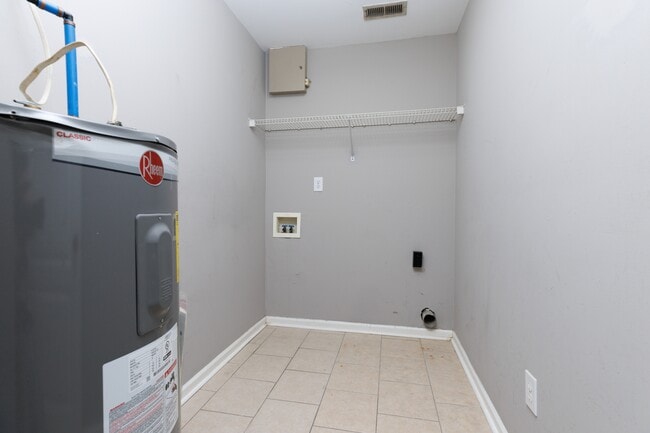 Building Photo - 123 Bordeaux Ln