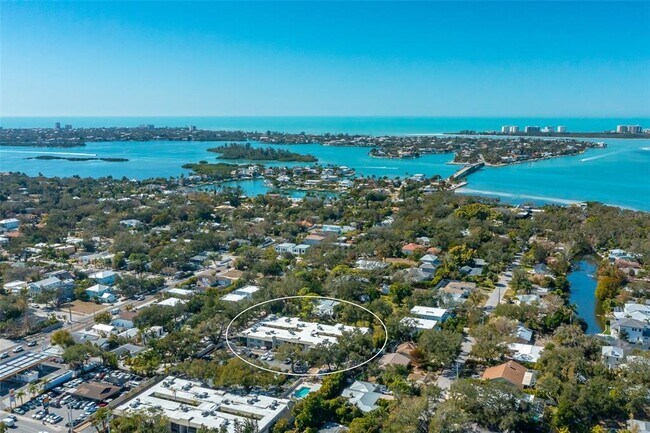 Building Photo - 3360 S Osprey Ave