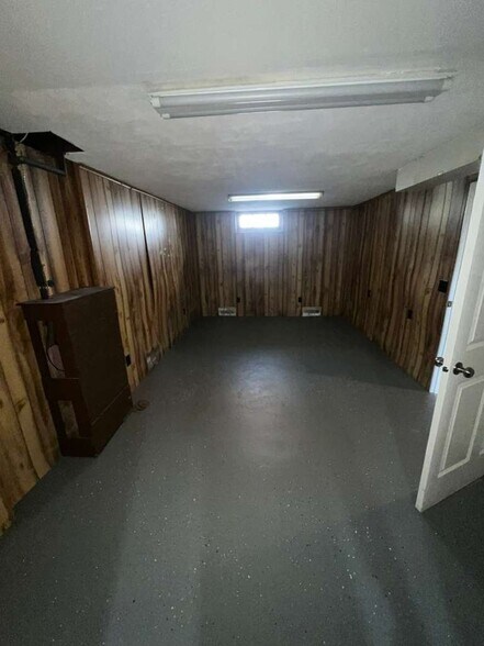 Building Photo - 5262 N 50th St