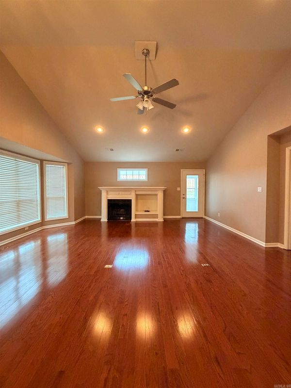 Building Photo - 31 Enclave Cir