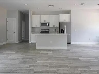 Building Photo - 607 Kangaroo Dr