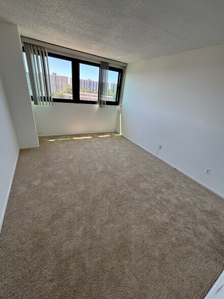 Building Photo - 5911 Edsall Rd