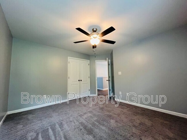 Building Photo - 2165 Stonewash Dr