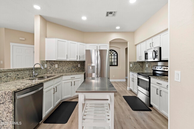 Building Photo - 42130 N 44th Dr