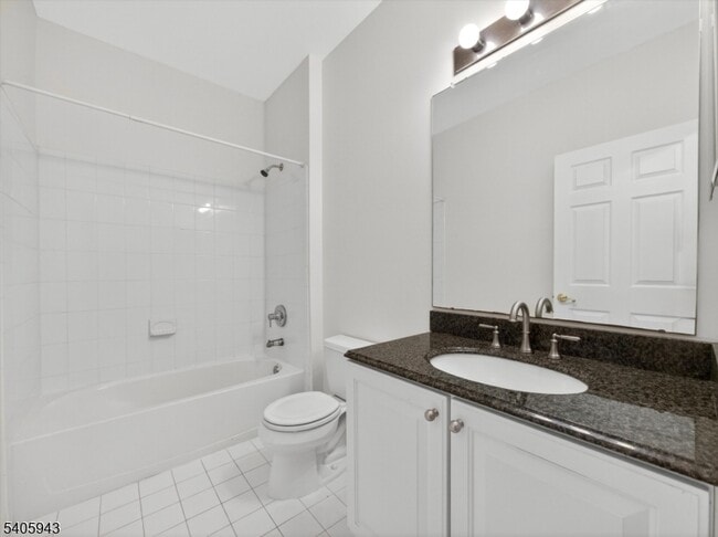 Building Photo - 124 Barclay Dr