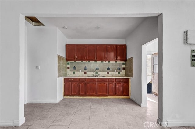 Building Photo - 924 S Sunol Dr