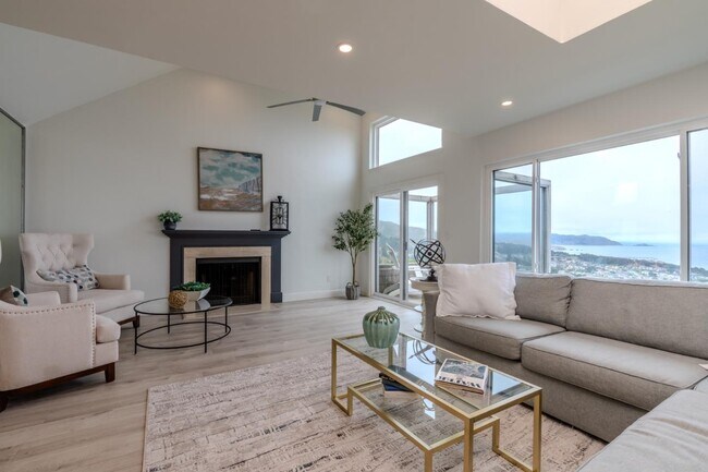 Building Photo - 262 Beachview Ave