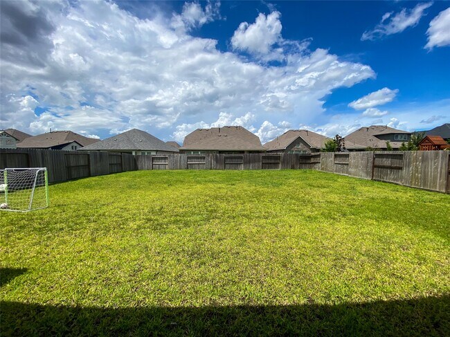 Building Photo - 10011 Serenity Grv Dr