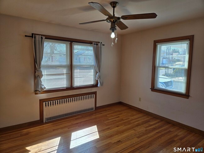 Building Photo - 37 Gordon St