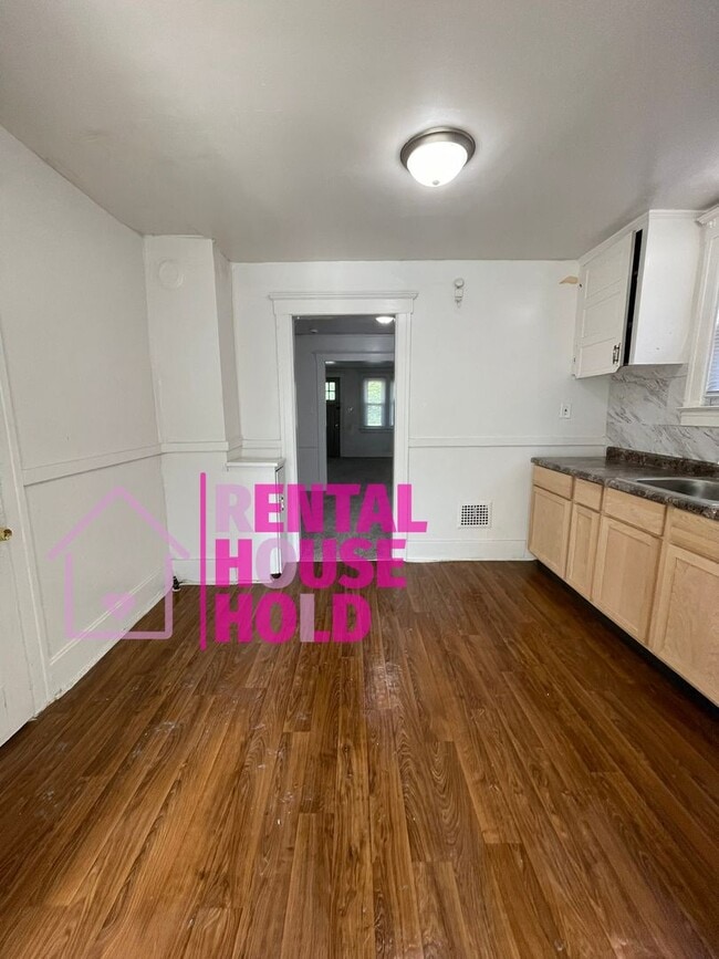 Primary Photo - ~ 3 BEDROOM 1 BATH FREE PRE-SCREEN