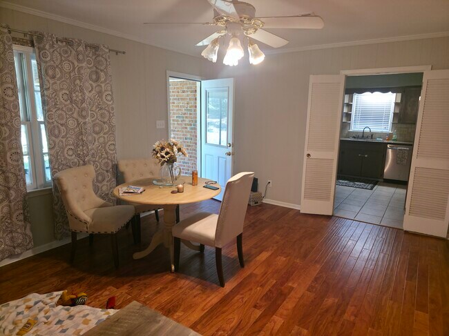 Building Photo - 738 Forestdale Dr