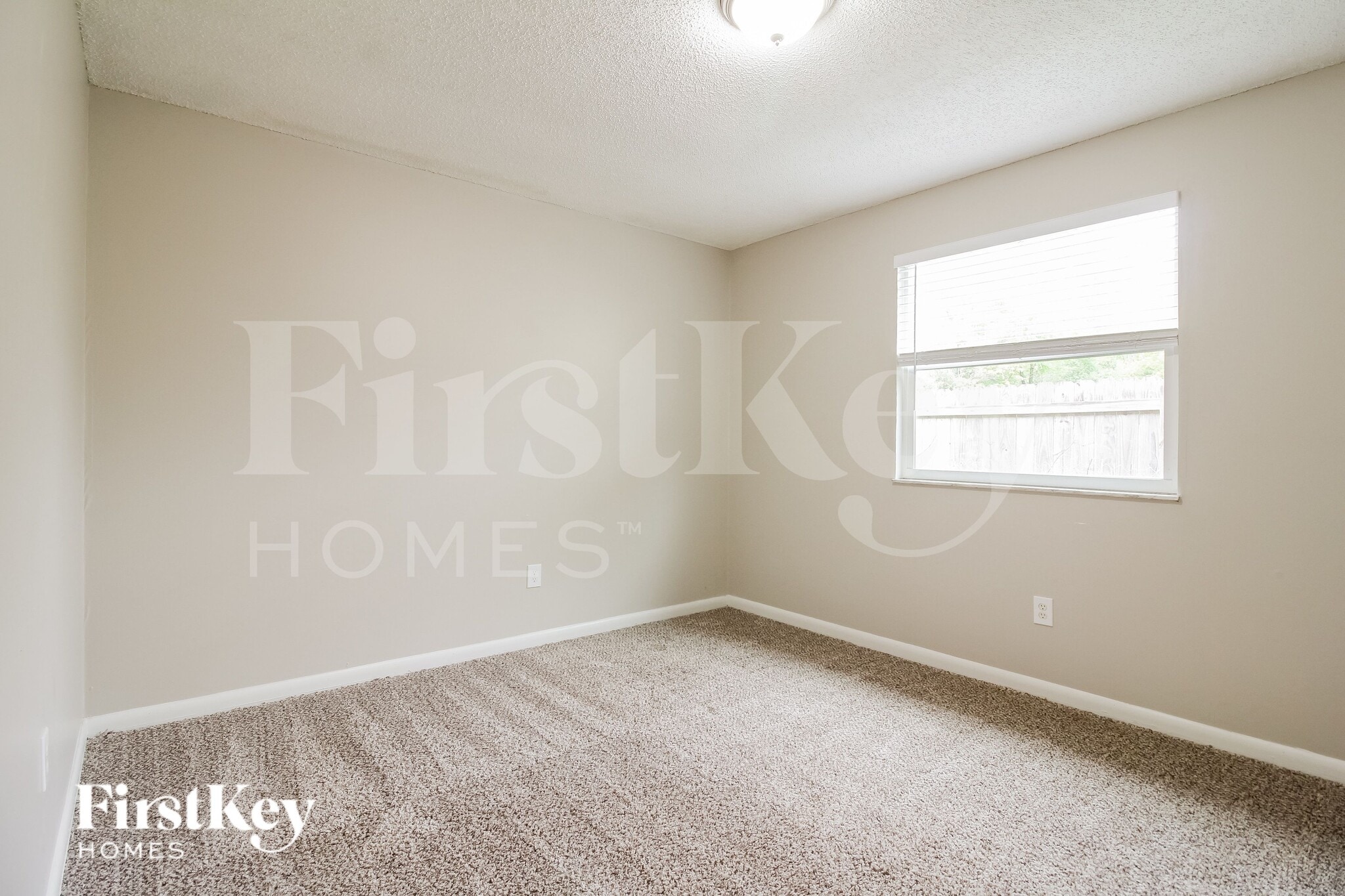 Building Photo - 7742 Club Duclay Dr