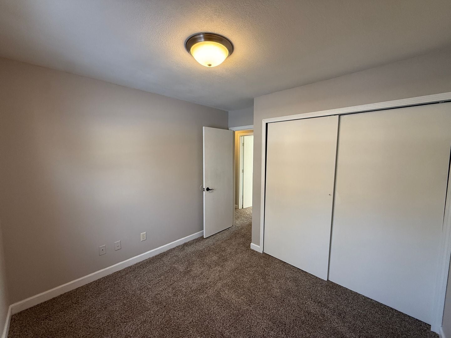 Building Photo - 6915 Salge Dr